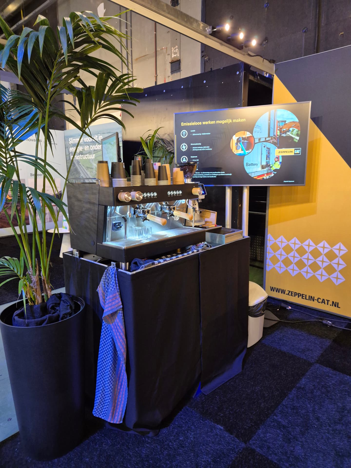 Espressobar van De Cappuccino Man op een beursstand